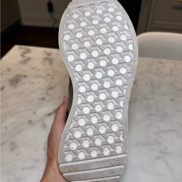 Adidas army green and pink running shoes - Picture 6 of 8